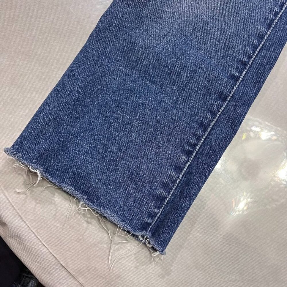 NEW MOTHER The Hustler Ankle Fray Jeans “No Promises” Blue Wash Size 26 - Picture 4 of 14